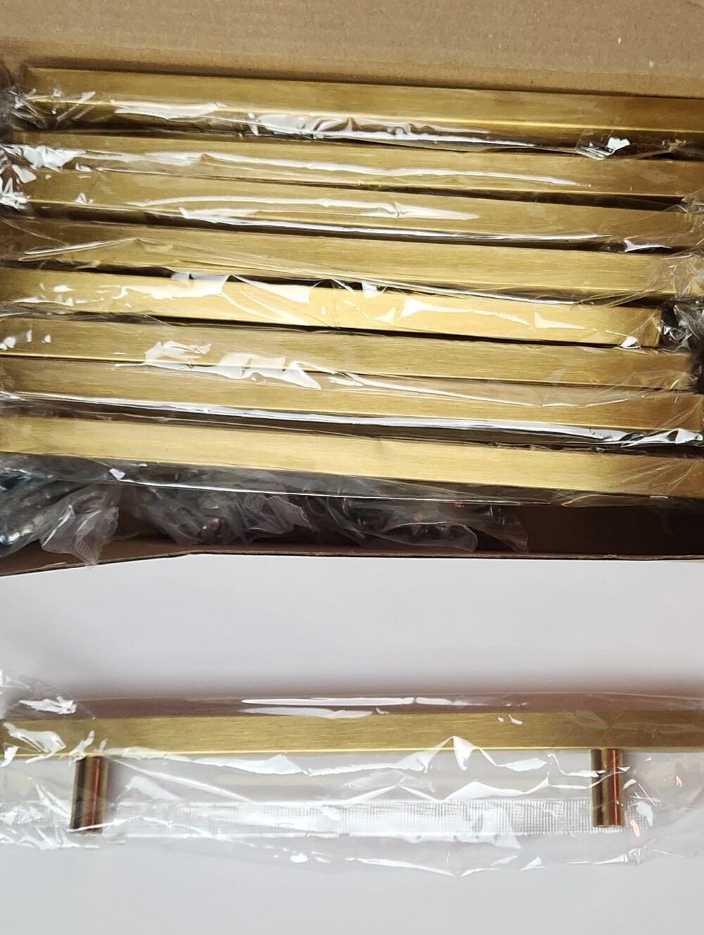Set Of 9 Drawer Pulls - Picture 4 of 5